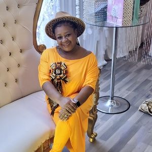 Meet your Posher, Juanita